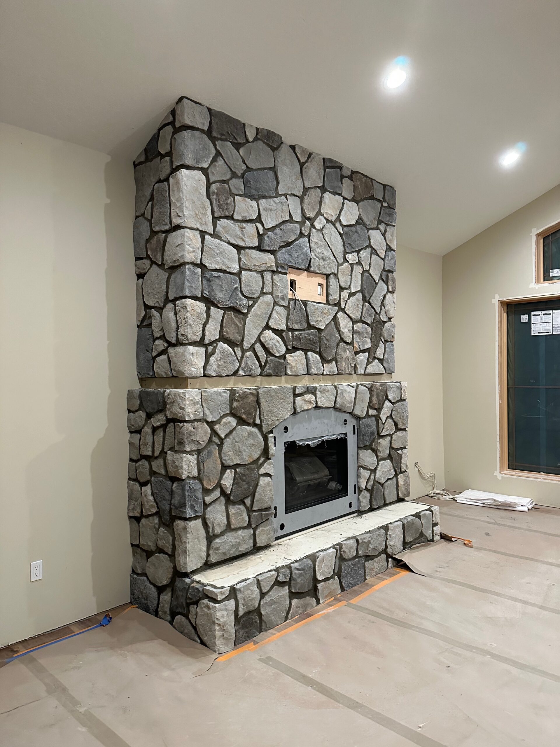 Outdoor fireplace masonry